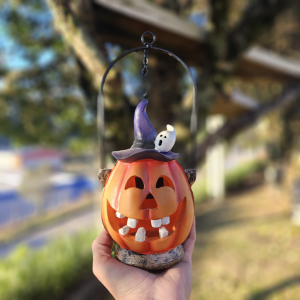 Luminária Abóbora Halloween Luz Solar 26cm Mod B Resina Decoração